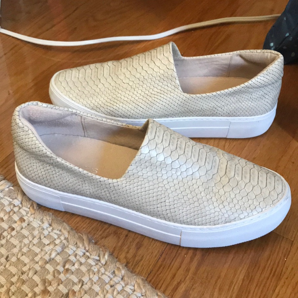 Jslides Ariana platform sneaker like new!